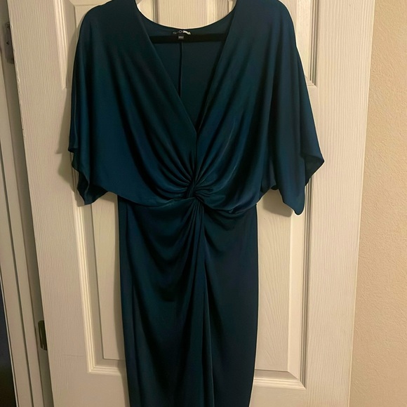 Fashion Nova Dresses & Skirts - Emerald Size L Fashion Nova Elegant Dress